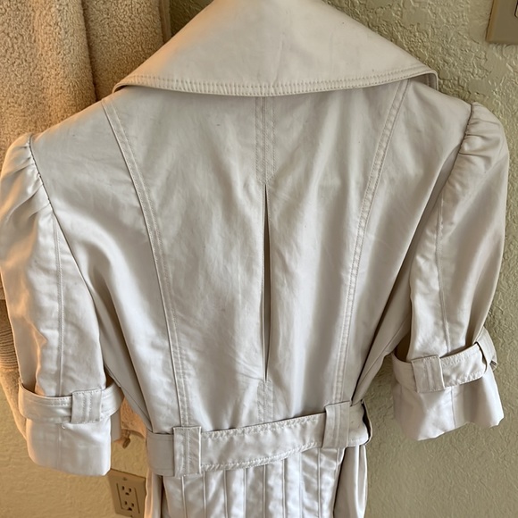 Fabulous Oat colored Ya-Ya Trench Coat size Petite - Picture 10 of 10